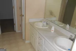 429 Rosewood Cir, Jonesboro, GA 30238 - Photo 16