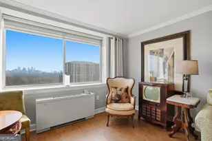 2479 Peachtree Rd NE, Atlanta, GA 30305 - Photo 2