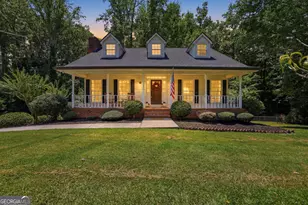 579 Wesley Cir, Toccoa, GA 30577 - Photo 2