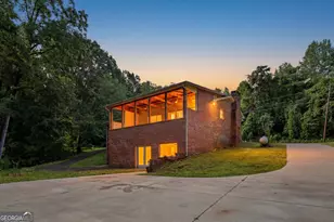 1042 Lakeland Dr, Toccoa, GA 30577 - Photo 4