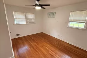 2677 Lancaster Dr, Atlanta, GA 30344 - Photo 4