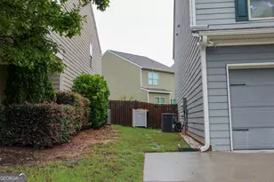 278 Stillwood Dr, Newnan, GA 30265 - Photo 4