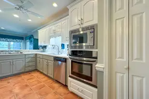 543 E 1st St, Midway, GA 31320 - Photo 20
