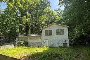 2736 Ridgecrest Cir, Hiawassee, GA 30546 - Photo 2