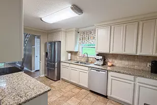 11 Edgewater Ct, Griffin, GA 30223 - Photo 44
