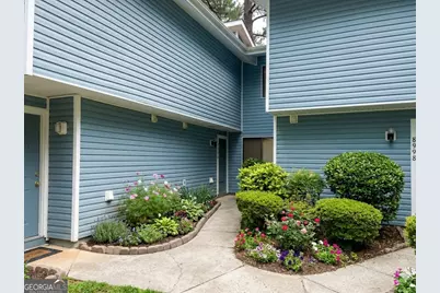 8596 Creekwood Way, Jonesboro, GA 30238 - Photo 2