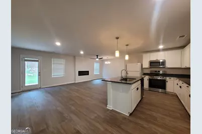 220 River Meadow Drive, Lagrange, GA 30241 - Photo 2