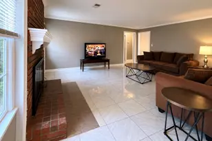 6354 Shannon Pkwy, Union City, GA 30291 - Photo 2