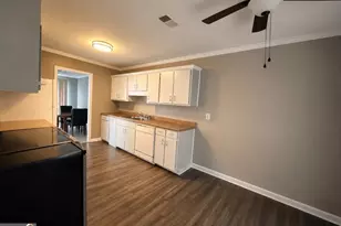 6354 Shannon Pkwy, Union City, GA 30291 - Photo 10