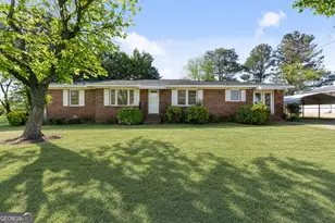 55 Maurice Way, Lavonia, GA 30553 - Photo 1