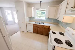 220 Fox Creek Blvd, Woodstock, GA 30188 - Photo 2