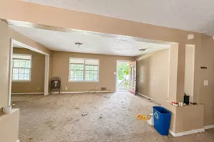 677 Bankshire Dr, Suwanee, GA 30024 - Photo 6