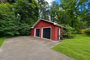 677 Bankshire Dr, Suwanee, GA 30024 - Photo 2