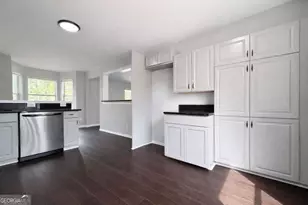 5356 Biffle Rd, Stone Mountain, GA 30088 - Photo 2