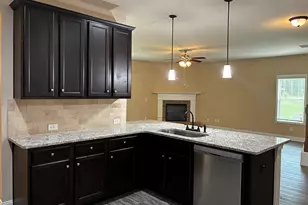 109 Armory Crk Dr, Jackson, GA 30233 - Photo 4