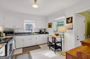 1423 E 40th St, Savannah, GA 31404 - Photo 10