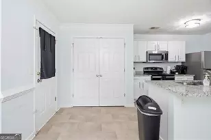 5606 Union Pointe Dr, Union City, GA 30291 - Photo 6