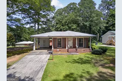 55 E Greenwood Drive, Carrollton, GA 30117 - Photo 2