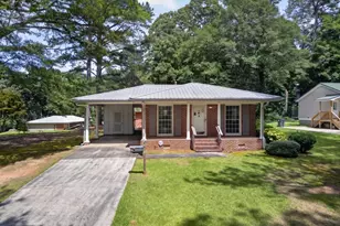 55 E Greenwood Dr, Carrollton, GA 30117 - Photo 2