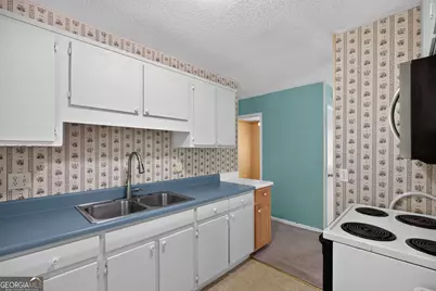 55 E Greenwood Drive, Carrollton, GA 30117 - Photo 10