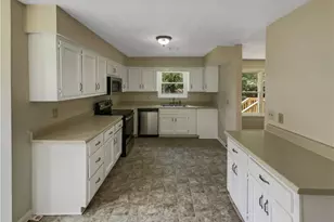 8883 Peppertree Dr, Jonesboro, GA 30238 - Photo 10