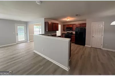 7279 Laurel Creek Drive, Stockbridge, GA 30281 - Photo 4