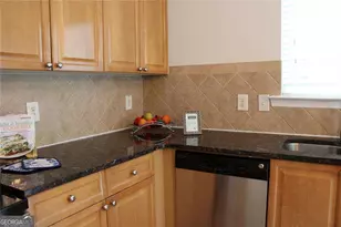 2059 Liberty Ct NW, Atlanta, GA 30318 - Photo 4