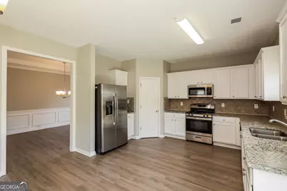 8931 Crestview Circle, Union City, GA 30291 - Photo 6
