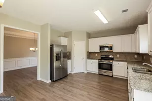 8931 Crest View Cir, Union City, GA 30291 - Photo 6