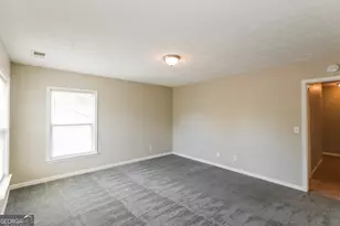 8931 Crest View Cir, Union City, GA 30291 - Photo 14