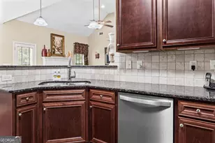 206 Cainbridge Park Dr, Newnan, GA 30263 - Photo 18