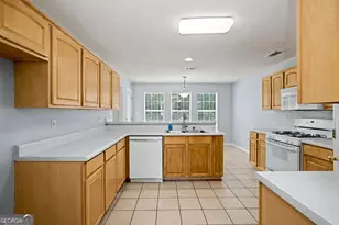 165 Crescent Cir, Newnan, GA 30265 - Photo 12