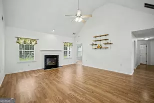 165 Crescent Cir, Newnan, GA 30265 - Photo 6