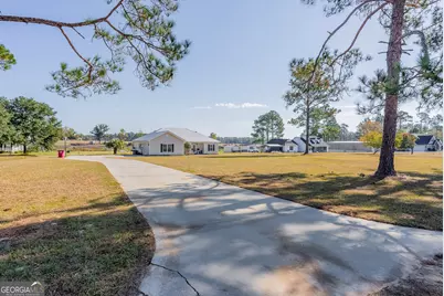 6664 Southside Drive, Blackshear, GA 31516 - Photo 2