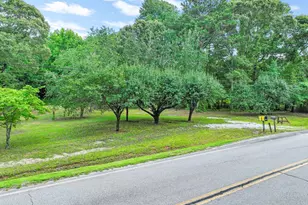 884 Dolly Nixon Rd, Senoia, GA 30276 - Photo 1