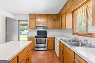 1915 Leigh Dr SW, Conyers, GA 30094 - Photo 12
