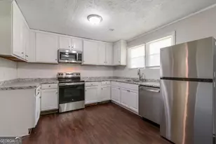 6414 E Shadow Rock Dr, Lithonia, GA 30058 - Photo 4