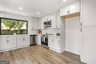 3 Marseilles Ct, Savannah, GA 31419 - Photo 8