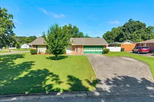 209 Lazy H Ln, Warner Robins, GA 31093 - Photo 2