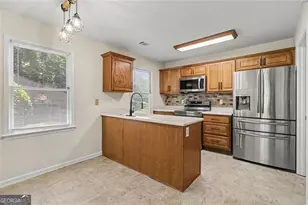 7101 Woodridge Ln, Union City, GA 30291 - Photo 6