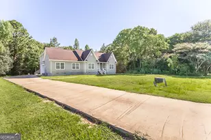 217 Cedar Lake Cir, Cordele, GA 31015 - Photo 2