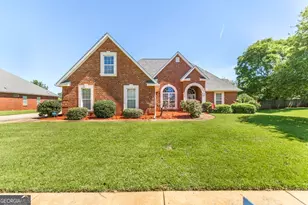 608 Twelve Oaks Dr, Warner Robins, GA 31088 - Photo 4