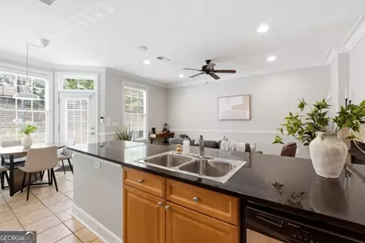 211 Merritts Avenue NW, Atlanta, GA 30313 - Photo 10