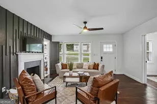 2106 Penrose Dr, East Point, GA 30344 - Photo 4