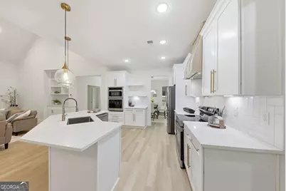 370 Harbour Shores Drive, Jackson, GA 30233 - Photo 2