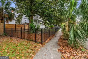 120 W 37th St, Savannah, GA 31401 - Photo 4