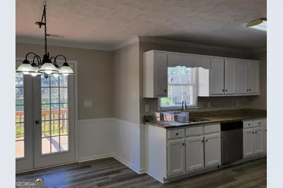 915 Burning Bush Drive, Loganville, GA 30052 - Photo 4
