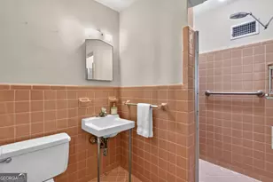 6885 Heathfield Dr, Atlanta, GA 30328 - Photo 26