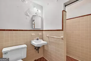 6885 Heathfield Dr, Atlanta, GA 30328 - Photo 30