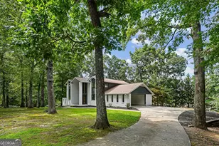 1113 Honeysuckle Dr, Canton, GA 30114 - Photo 4